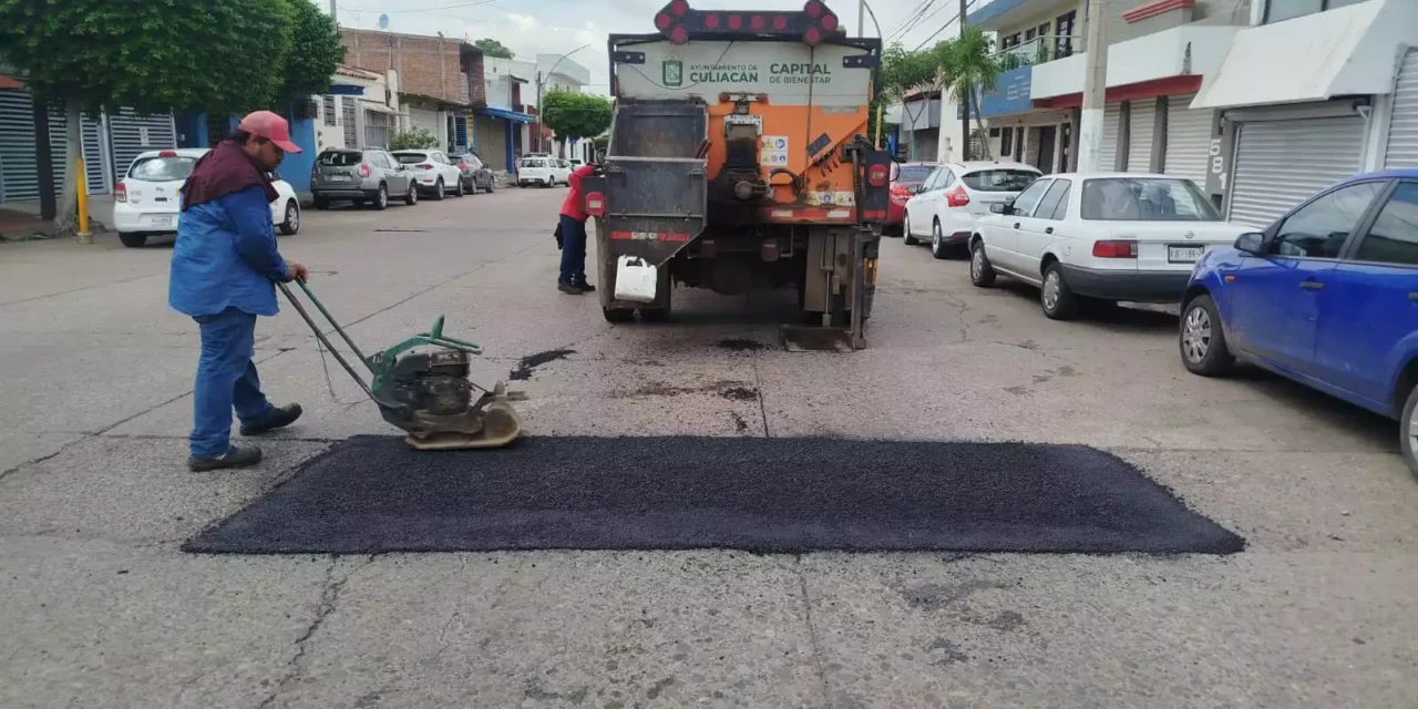 AYUNTAMIENTO ATIENDE PUNTOS AFECTADOS POR LAS LLUVIAS CON TRABAJOS DE BACHEO