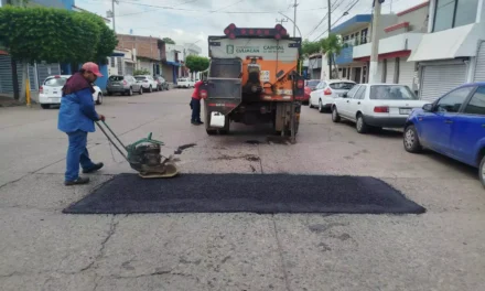 AYUNTAMIENTO ATIENDE PUNTOS AFECTADOS POR LAS LLUVIAS CON TRABAJOS DE BACHEO