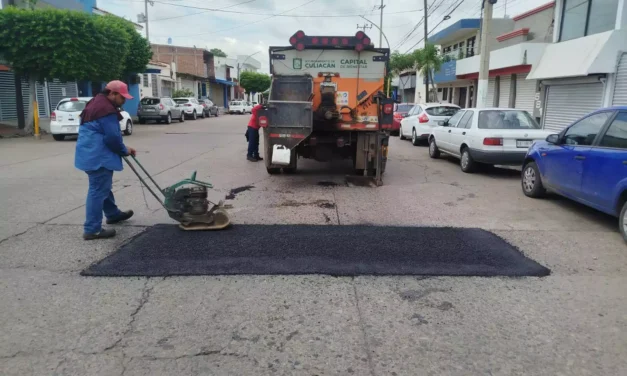 AYUNTAMIENTO ATIENDE PUNTOS AFECTADOS POR LAS LLUVIAS CON TRABAJOS DE BACHEO