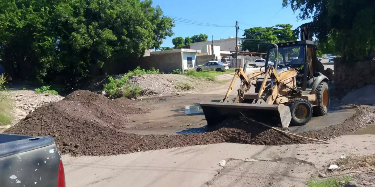 TRANSFORMA AYUNTAMIENTO DE CULIACÁN ESPACIOS CON LIMPIEZA DE CANALES, DRENES Y VIALIDADES