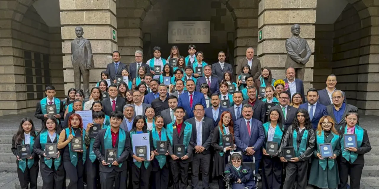 CONALEP NACIONAL RECONOCE AL SINALOENSE LESLY JAVALERA BOJÓRQUEZ