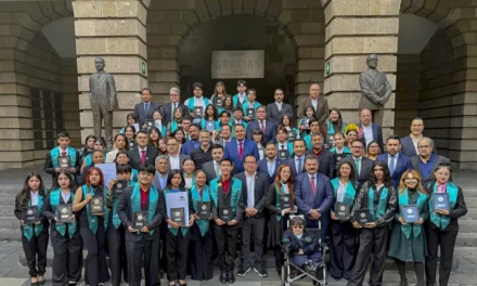 CONALEP NACIONAL RECONOCE AL SINALOENSE LESLY JAVALERA BOJÓRQUEZ