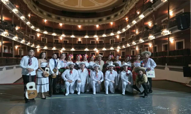 EL TEATRO ÁNGELA PERALTA VIVIÓ UNA NOCHE COLORIDA CON LA PRESENTACIÓN DE “RUTA DEL SON”