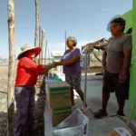 LLEVA APOYOS DIF SINALOA A FAMILIAS AFECTADAS POR LA MAREA ALTA EN COMUNIDADES DE GUASAVE