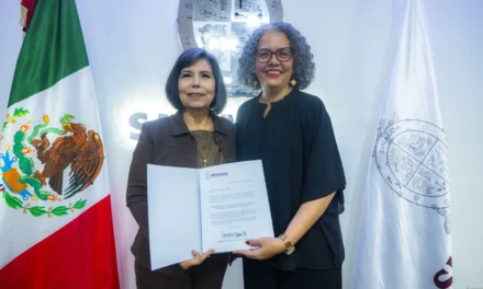CATALINA ESPARZA NAVARRETE RINDE PROTESTA COMO PRESIDENTA DEL SISTEMA DIF SINALOA