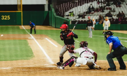 TOMATEROS PELEA HASTA EL FINAL EN CASA CON NOCHE HISTÓRICA DE FERNANDO VILLEGAS