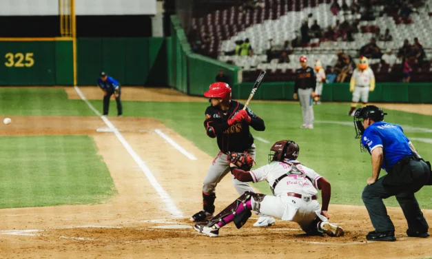 TOMATEROS PELEA HASTA EL FINAL EN CASA CON NOCHE HISTÓRICA DE FERNANDO VILLEGAS