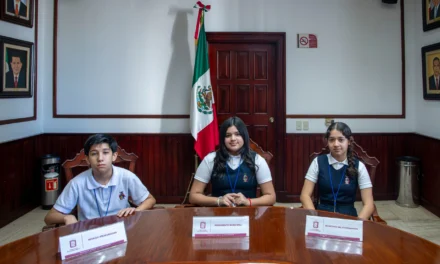 ESTUDIANTES DE LA ESCUELA NUEVA CREACIÓN VISITAN EL PALACIO MUNICIPAL CON EL PROGRAMA CONOCE TU AYUNTAMIENTO