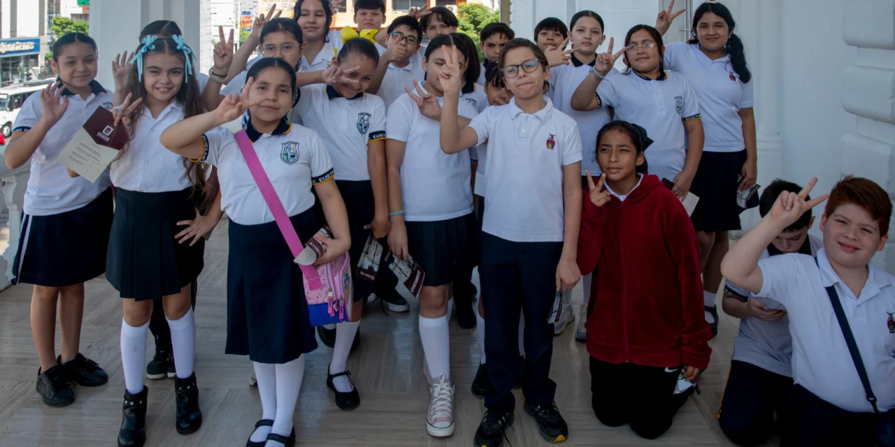 ALUMNOS DE LA PRIMARIA EUSTAQUIO BUELNA CONOCEN LA HISTORIA DEL AYUNTAMIENTO DE CULIACÁN