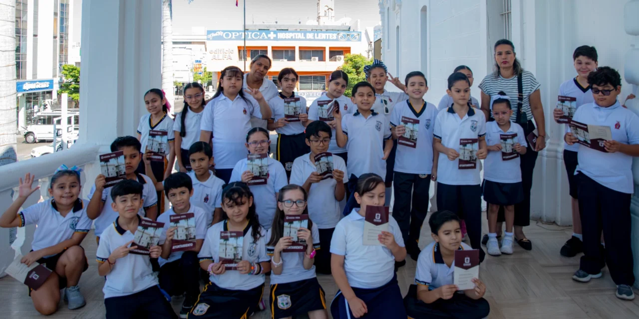 ALUMNOS DE LA ESCUELA EUSTAQUIO BUELNA CONOCEN LA HISTORIA DEL AYUNTAMIENTO DE CULIACÁN