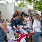 FAMILIAS RECORREN LA PRIMERA EDICIÓN DE BABY BAZAR EN PARQUE LAS RIBERAS
