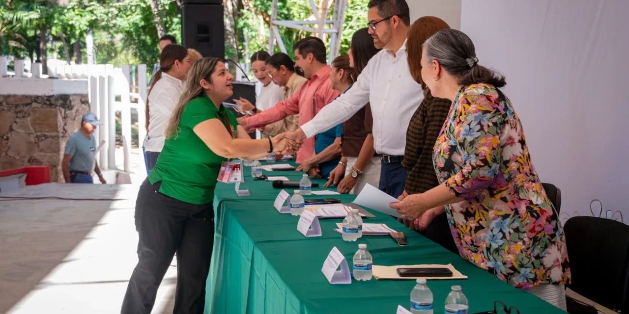 PROMUEVEN EL CUIDADO DE LA SALUD MENTAL CON FERIA DE SALUD, CIENCIAS Y ARTES EN EL PARQUE CONSTITUCIÓN