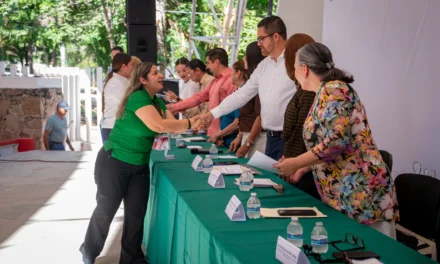 PROMUEVEN EL CUIDADO DE LA SALUD MENTAL CON FERIA DE SALUD, CIENCIAS Y ARTES EN EL PARQUE CONSTITUCIÓN