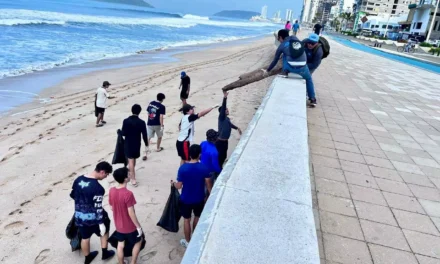 RETIRAN HASTA 2 TONELADAS DIARIAS DE RESIDUOS EN PLAYAS DE MAZATLÁN TRAS MAREJADAS DE SIMÓN