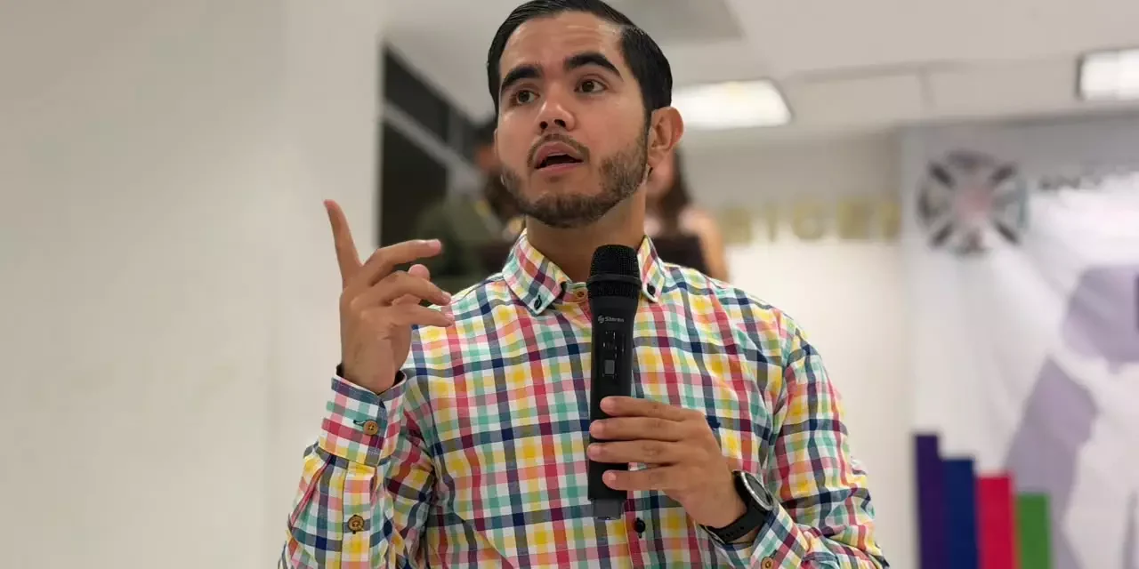 GOBIERNO DEL ESTADO CAPACITA A MÁS DE 200 JÓVENES EN LENGUA DE SEÑAS MEXICANA EN GUAMÚCHIL Y ANGOSTURA
