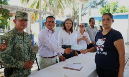 RECIBEN FAMILIAS DE LOS CAMPOS PESQUEROS DE NAVOLATO APOYOS ECONÓMICOS POR AFECTACIONES DEL MAR DE FONDO