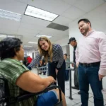 ANA MIRIAM RAMOS BRINDA RESPUESTA A GESTIONES CIUDADANAS CON LA ENTREGA DE 20 SILLAS DE RUEDAS