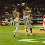PODER GUINDA EN MAZATLÁN: TOMATEROS CONQUISTA EL JUEGO INAUGURAL Y SUMA SU PRIMERA VICTORIA