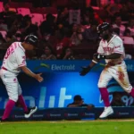 NOCHE OFENSIVA EN CULIACÁN Y LOS GUINDAS AMARRAN EL PRIMERO DE LA SERIE